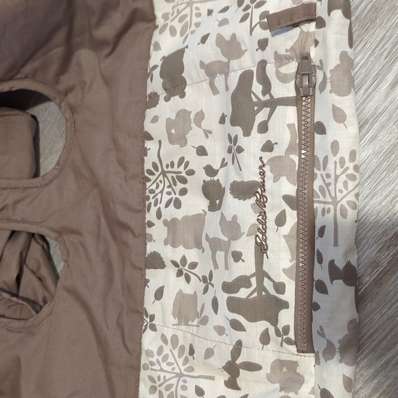 Deluxe Eddie Bauer shopping cart cover. Woodland creature print neutral colors - Picture 2 of 6